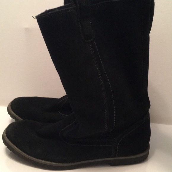 Bass Shoes - Bass boots Suede Fur inside Women’s size 9M